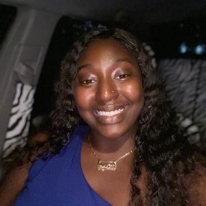 Meet your Posher, Cayona